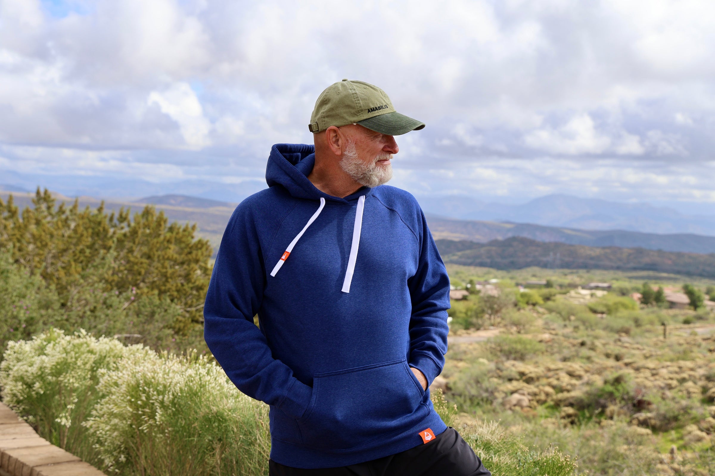 Hoodies & Pullovers
